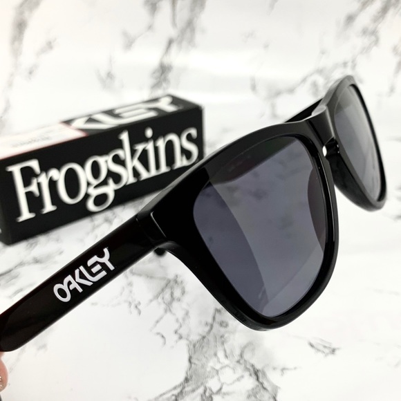 Oakley Accessories - Oakley Black Frogskins with Black Lens